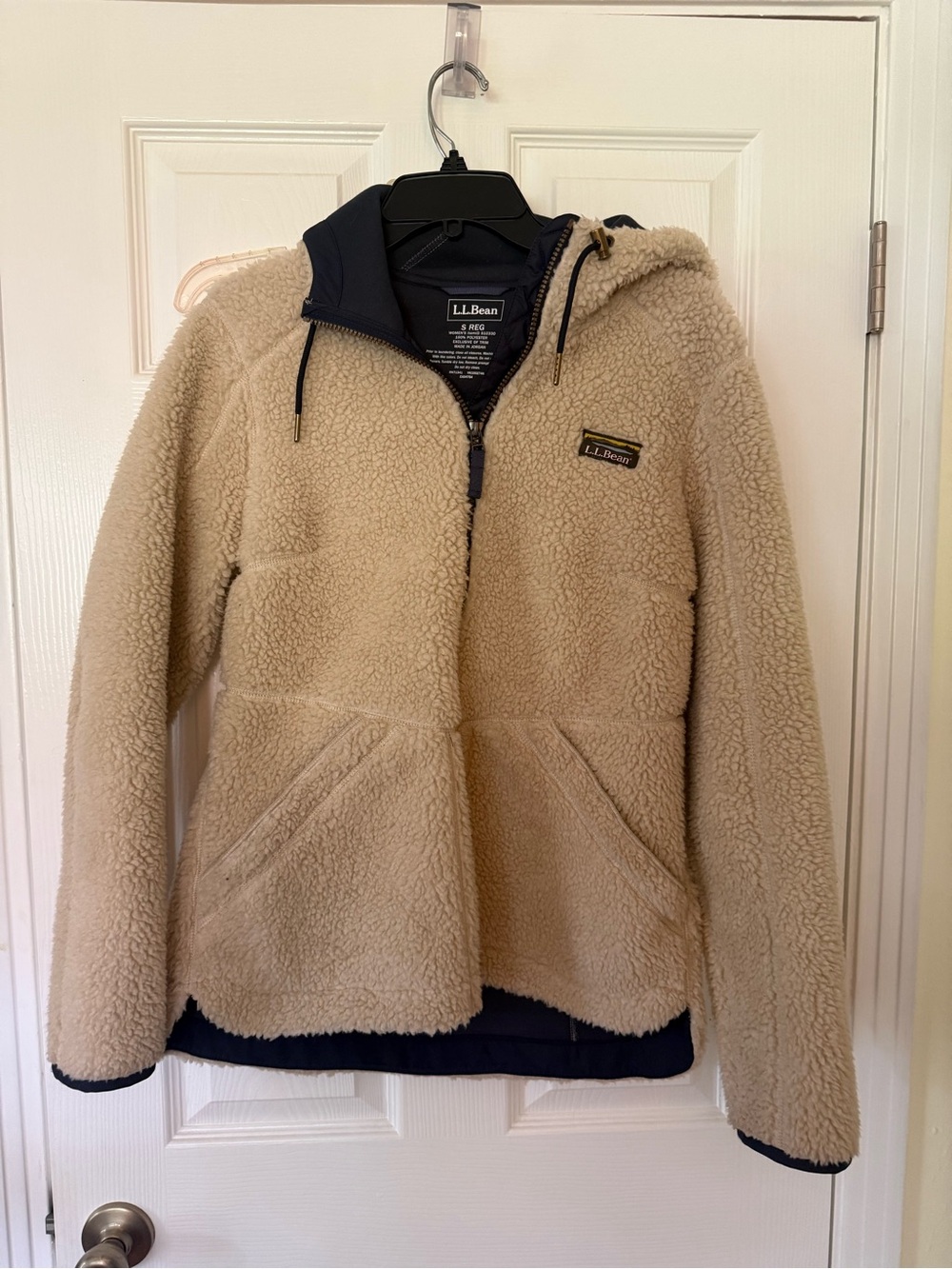 Nw/oT L.L. Bean Cream Sherpa Puffer Jacket with Navy Trim With Hood